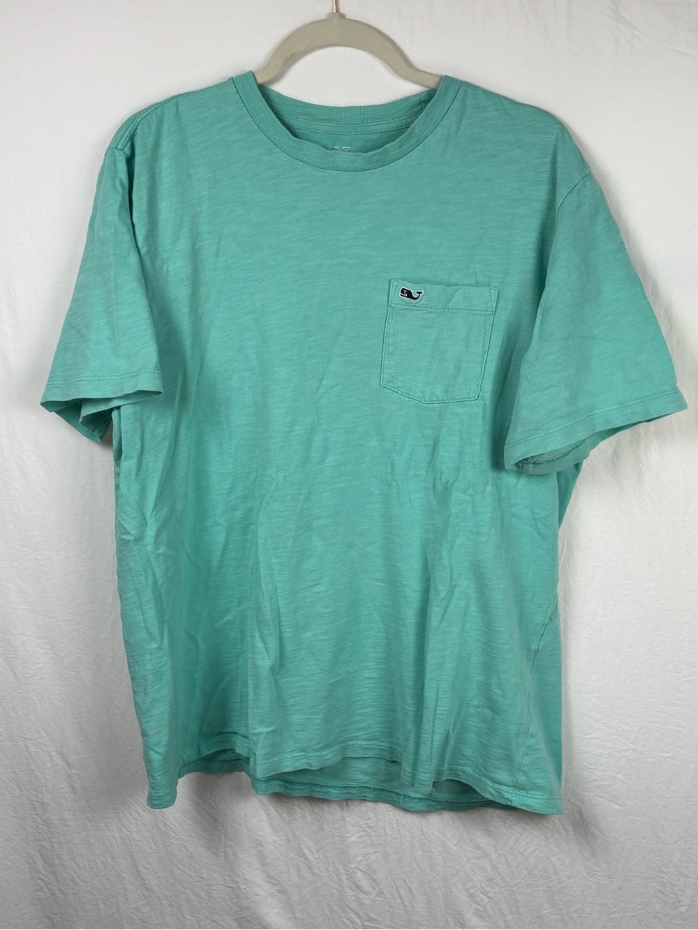 Vineyard Vines Men’s large Pocket Tee in Aqua Green